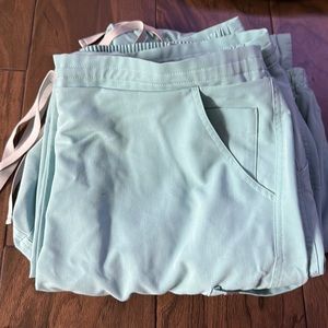 Sea Glass Yola - Tall Skinny Scrub Pants
XL - Seaglass - Tall